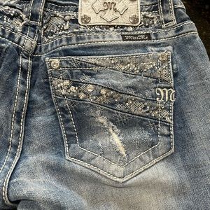 Miss Me distressed women’s jeans NWOT size 28/34.